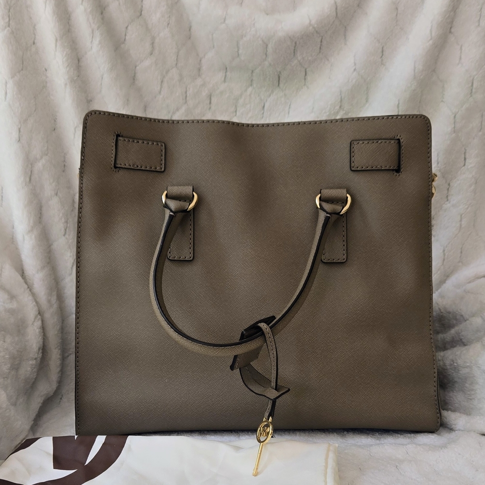 Michael Kors Tan Tote Bag Goldtone  Chain - Picture 3 of 10
